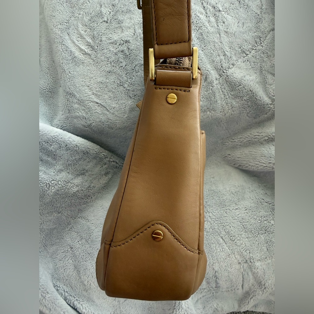 Etienne Aigner Brown Leather Shoulder Bag with Gold Hardware - Picture 6 of 15